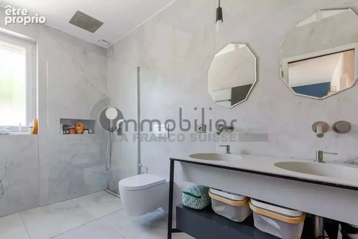 Appartement de 118m² avec piscine privative, terrasse, jardin et stationnements - photo 18