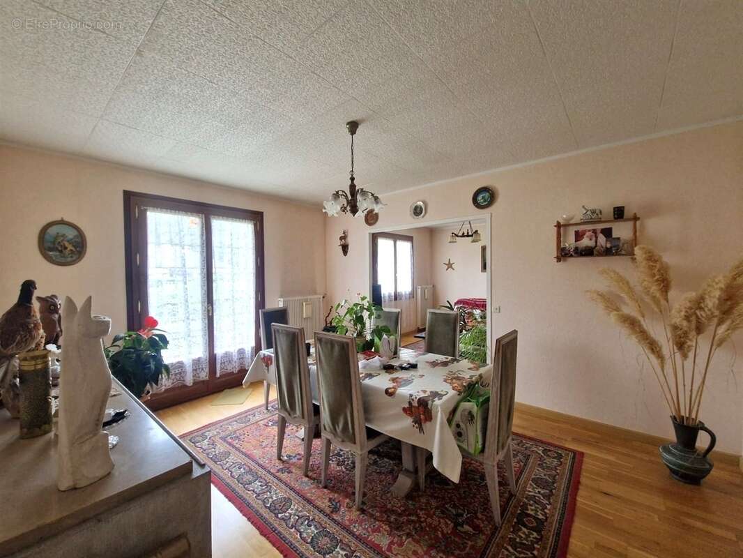 Maison à SAINT-LUBIN-DES-JONCHERETS