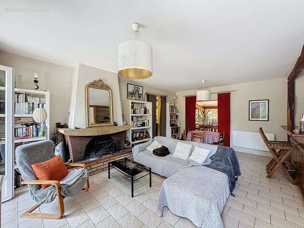 Maison à CASTELNAU-PICAMPEAU