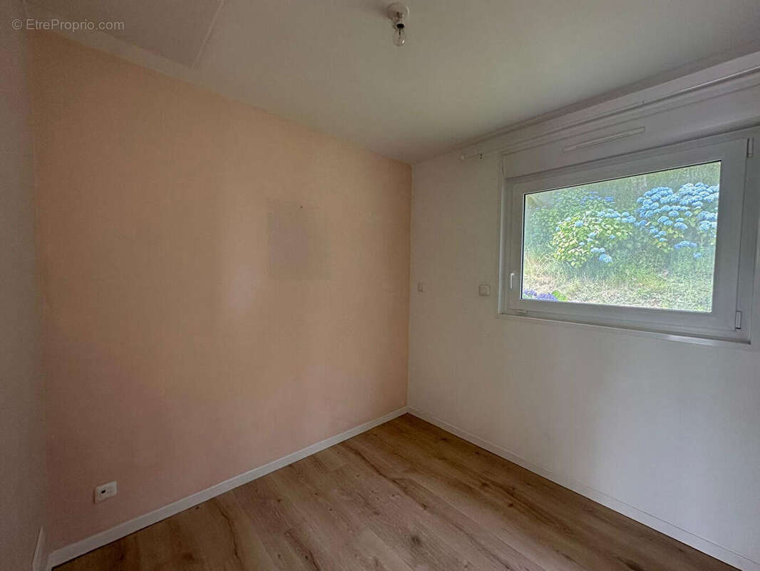 Maison recente, vue plongeante et degagee sur la montagne, verger - photo 11