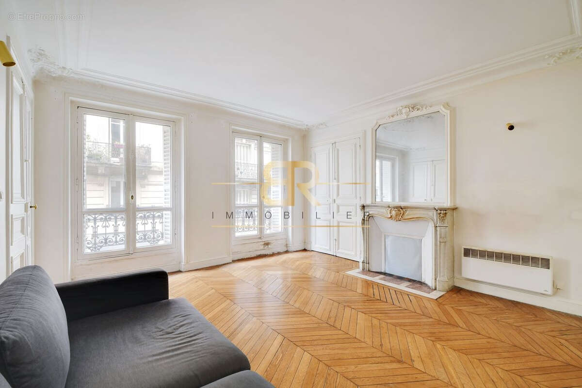 Appartement à PARIS-10E