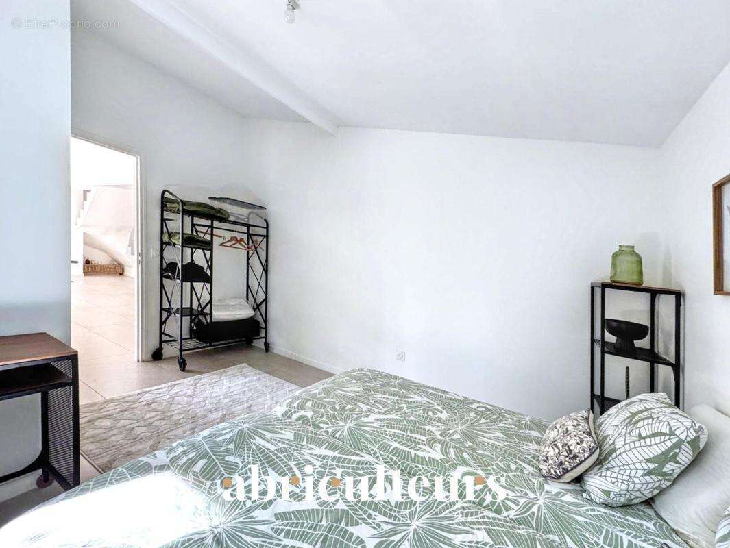 Maison familiale indépendante de 116 m² – 5 pièces – en vente à Plessis-Bouchard (95130) - photo 15
