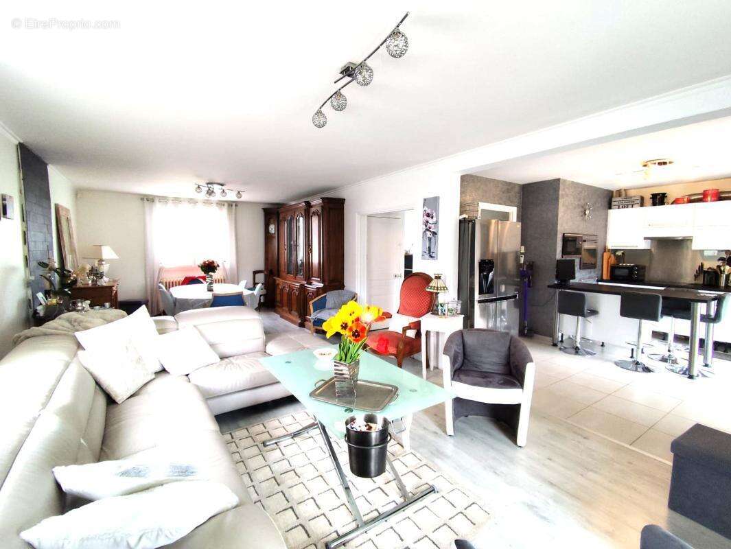 Maison à COURVILLE-SUR-EURE