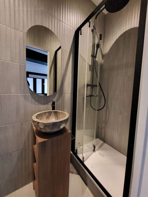 Appartement à PARIS-10E