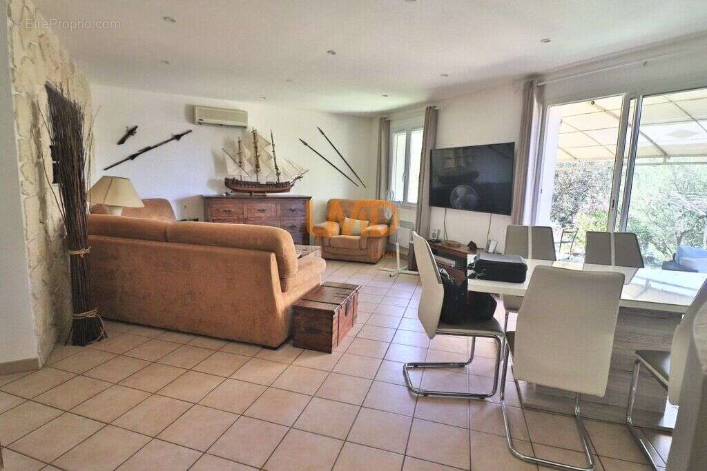 Carcès: maison T5  91m2 et atelier sur terrain 2700m2 - photo 4