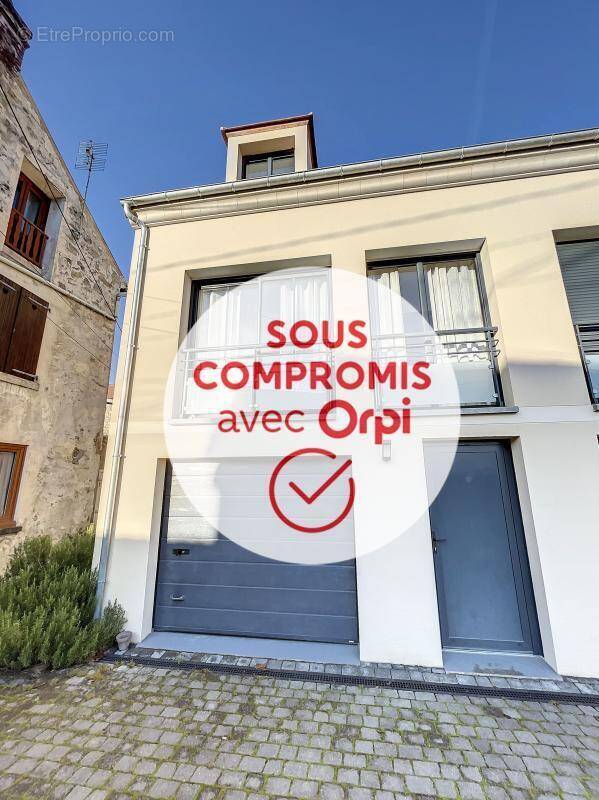 Maison à OINVILLE-SUR-MONTCIENT