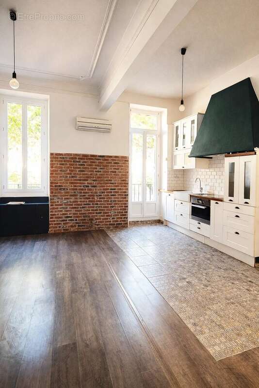 Appartement à MARSEILLE-4E