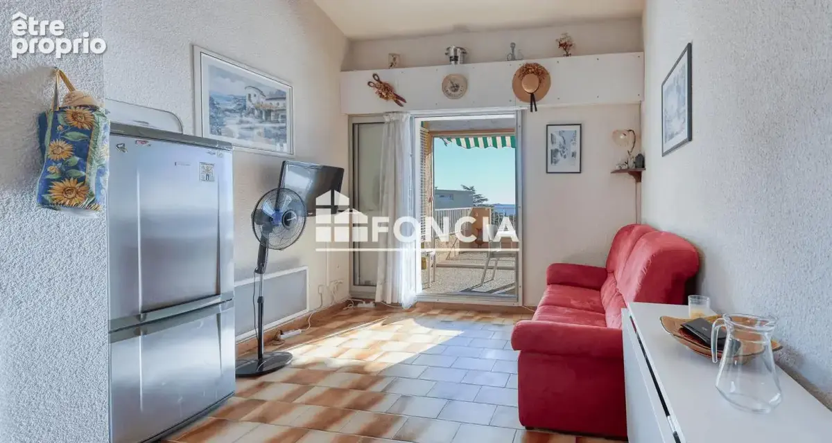 **Bandol : appartement T3 dernier étage avec terrasse et vue mer, à 850 mètres du port** - photo 6