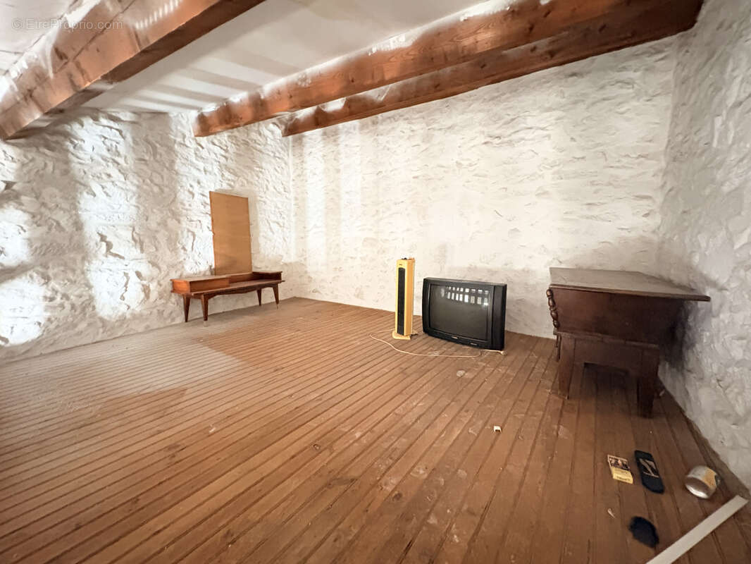 Maison à LA CALMETTE