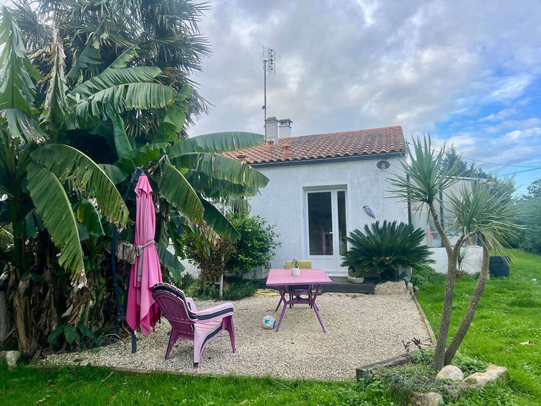 Maison à SAINT-JUST-LUZAC