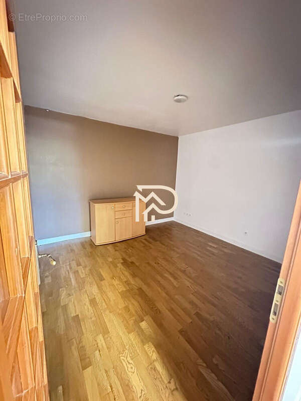 Commerce à CARNOUX-EN-PROVENCE