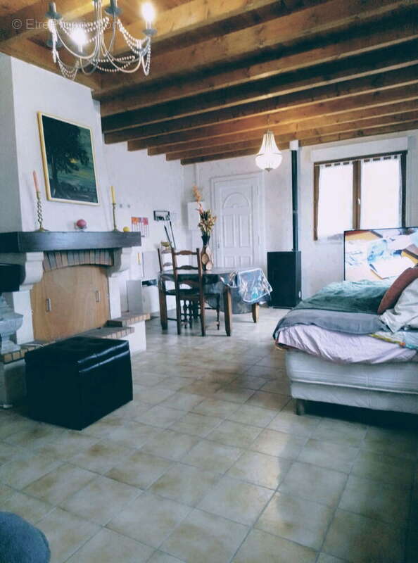 Maison à COUTRAS