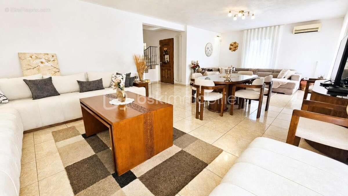 Maison à LE LUC