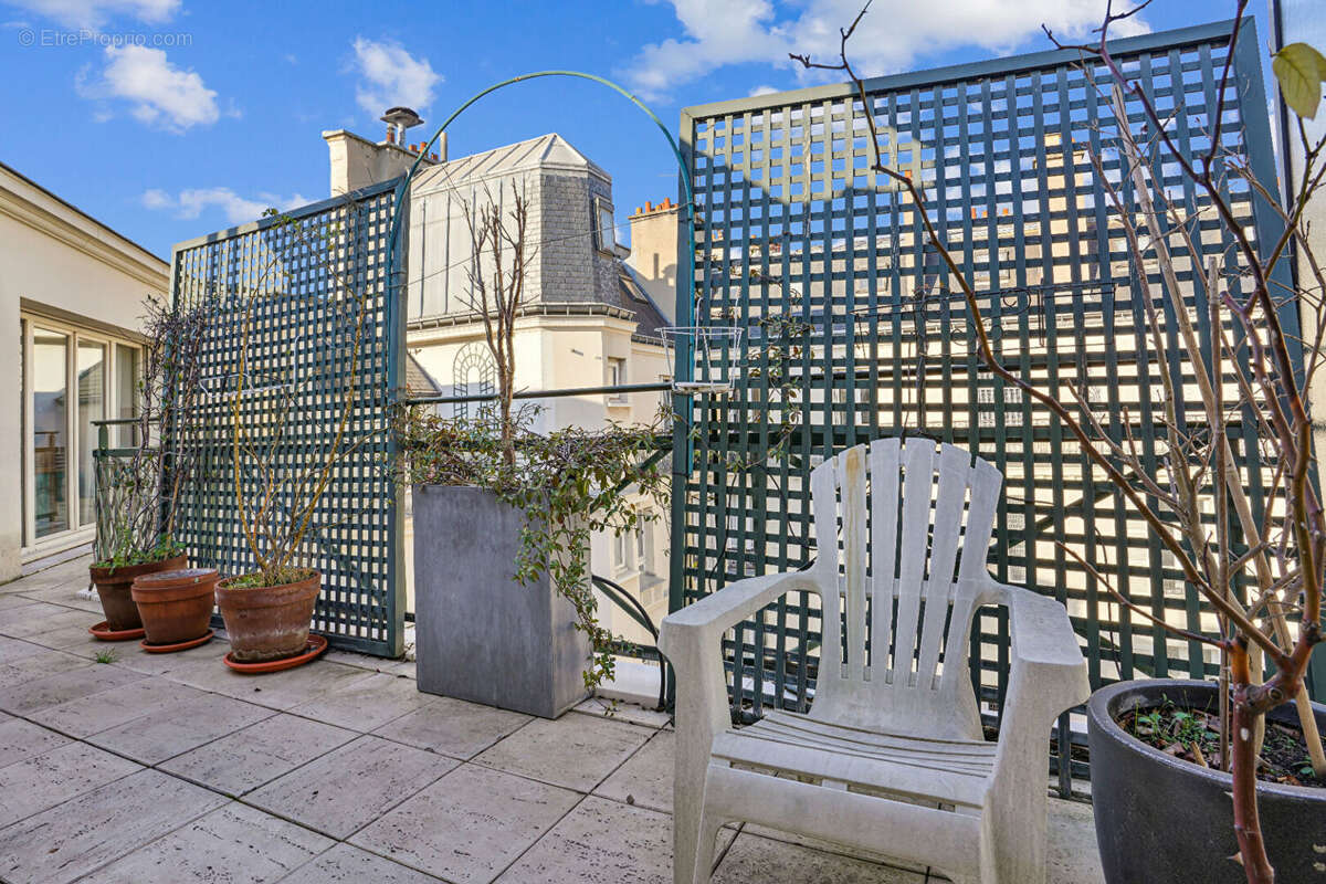 Appartement à PARIS-17E