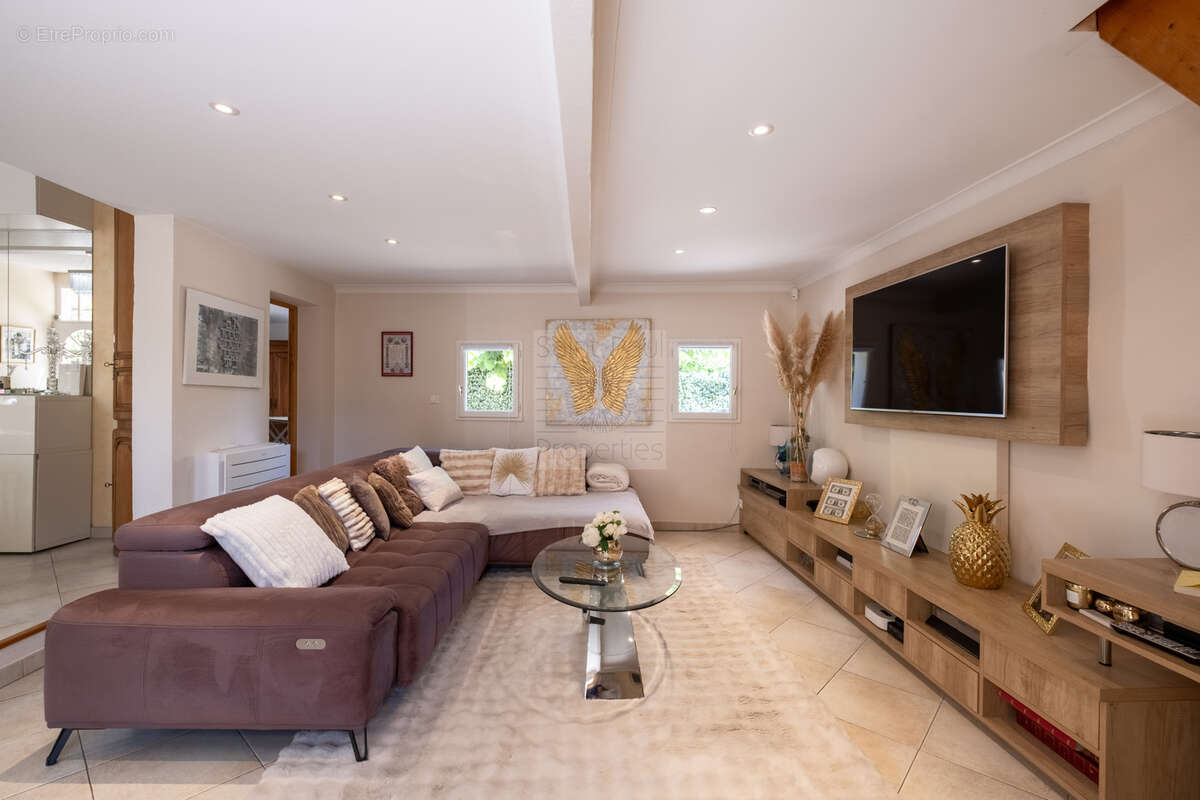 CHARME et CALME ABSOLU - MAISON 156m2 - Saint-Laurent-du-Var - photo 15