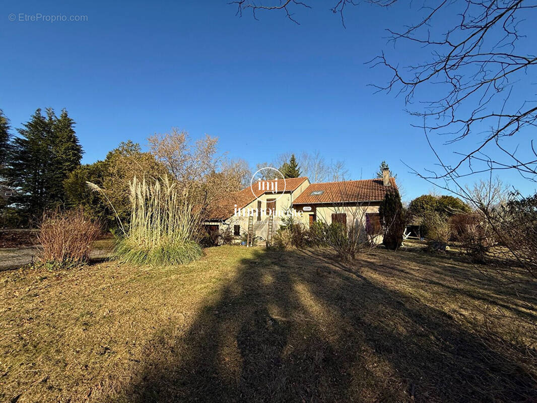 Maison à SAINT-VICTURNIEN