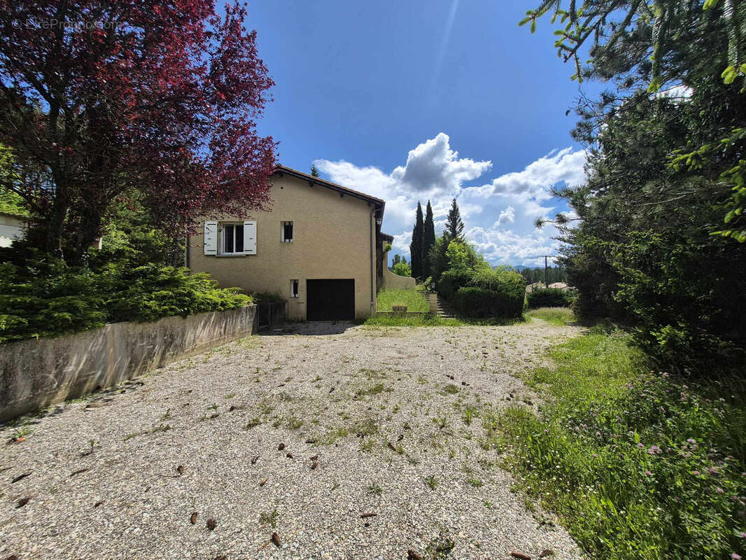 Maison à LAVAL-D&#039;AIX