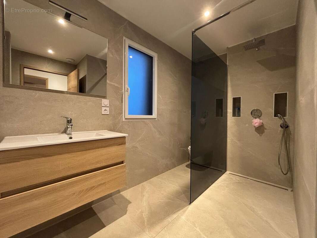 Maison à CRANVES-SALES