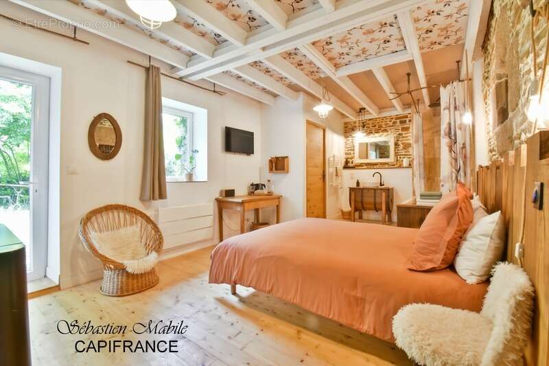 Chambres d'hôtes et gîte à vendre en Bretagne 9 pièces SOUGEAL (35) en Baie du Mont Saint Michel - Terrrain de 2200 M² - photo 19