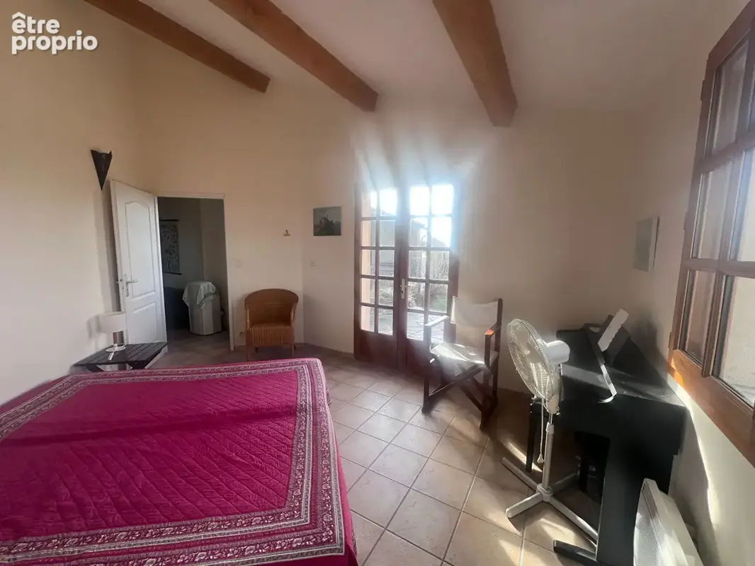 Maison de plain-pied avec piscine et terrain de plus d'1 hectare ,Secteur Barjac - photo 6