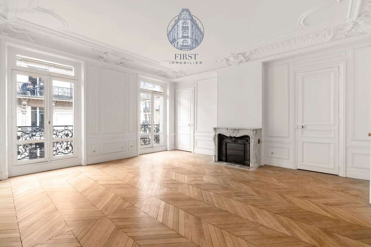 Paris 8e – triangle d’or – appartement de réception – immeuble haussmannien d’exception - photo 2