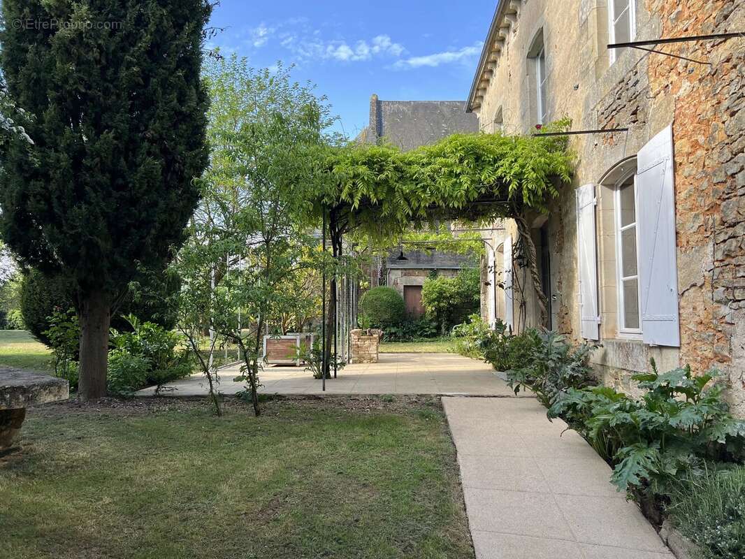 Maison à CEAUX-EN-COUHE