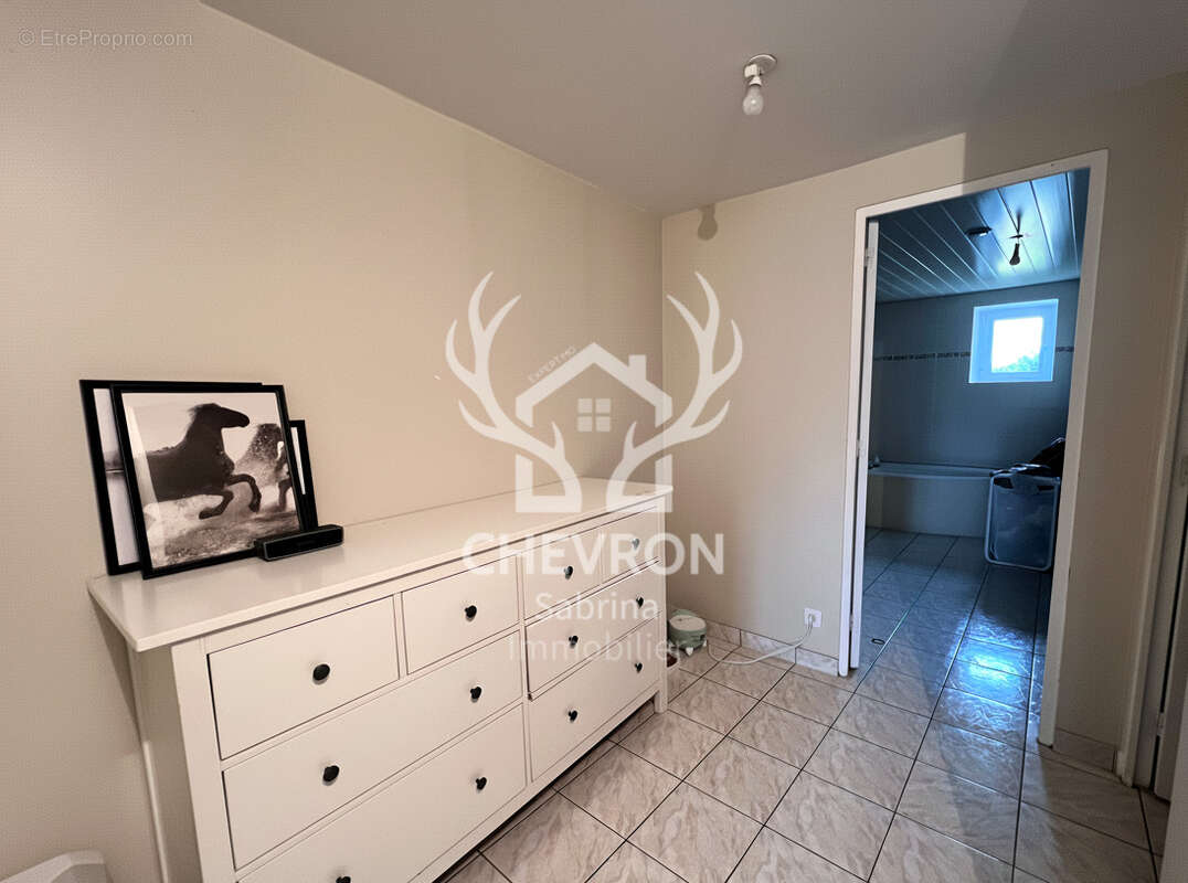 Maison à DOM-LE-MESNIL