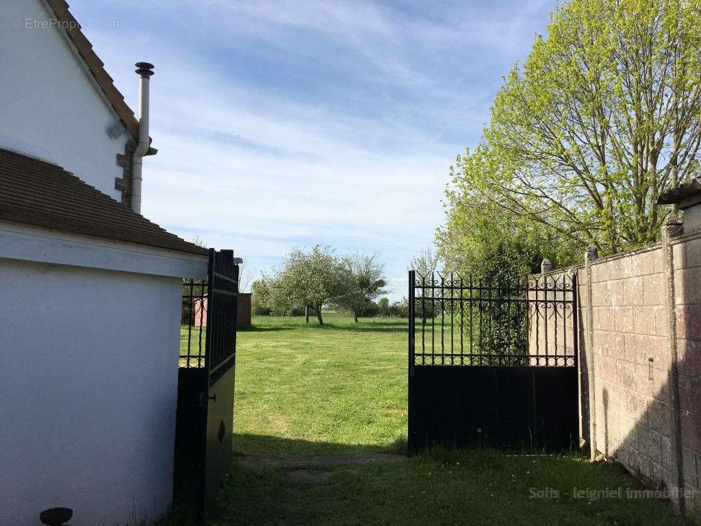 Grande maison entourée de son jardin de 5200m2 - photo 25