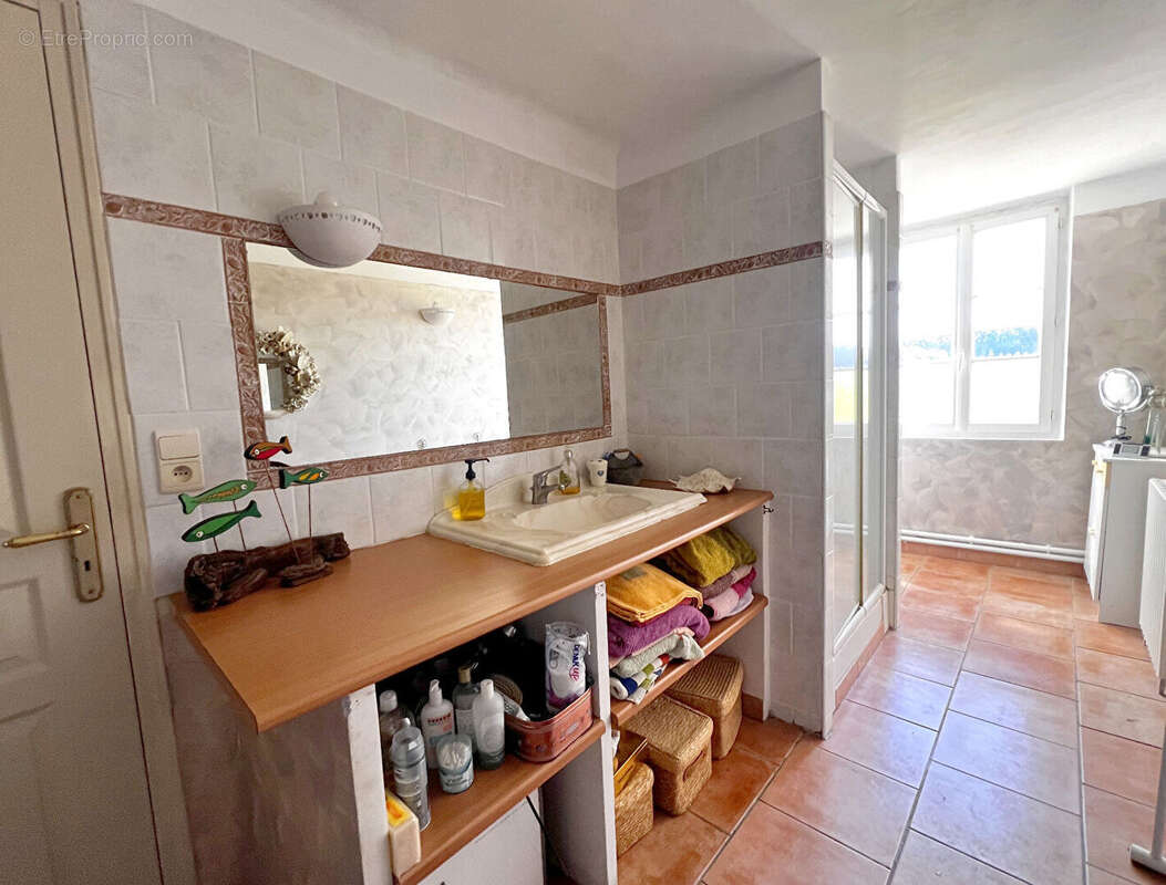 Maison à SAINT-CHAMAS