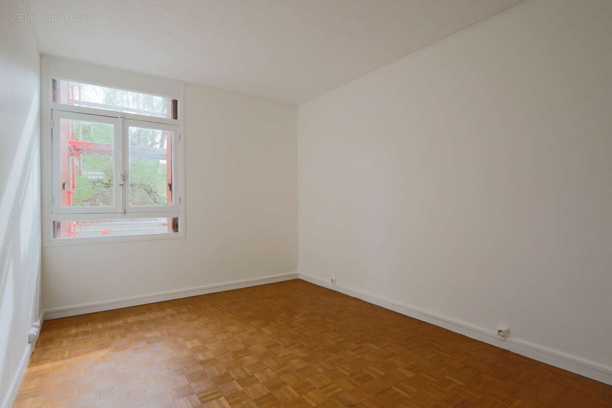 Appartement à LES PAVILLONS-SOUS-BOIS