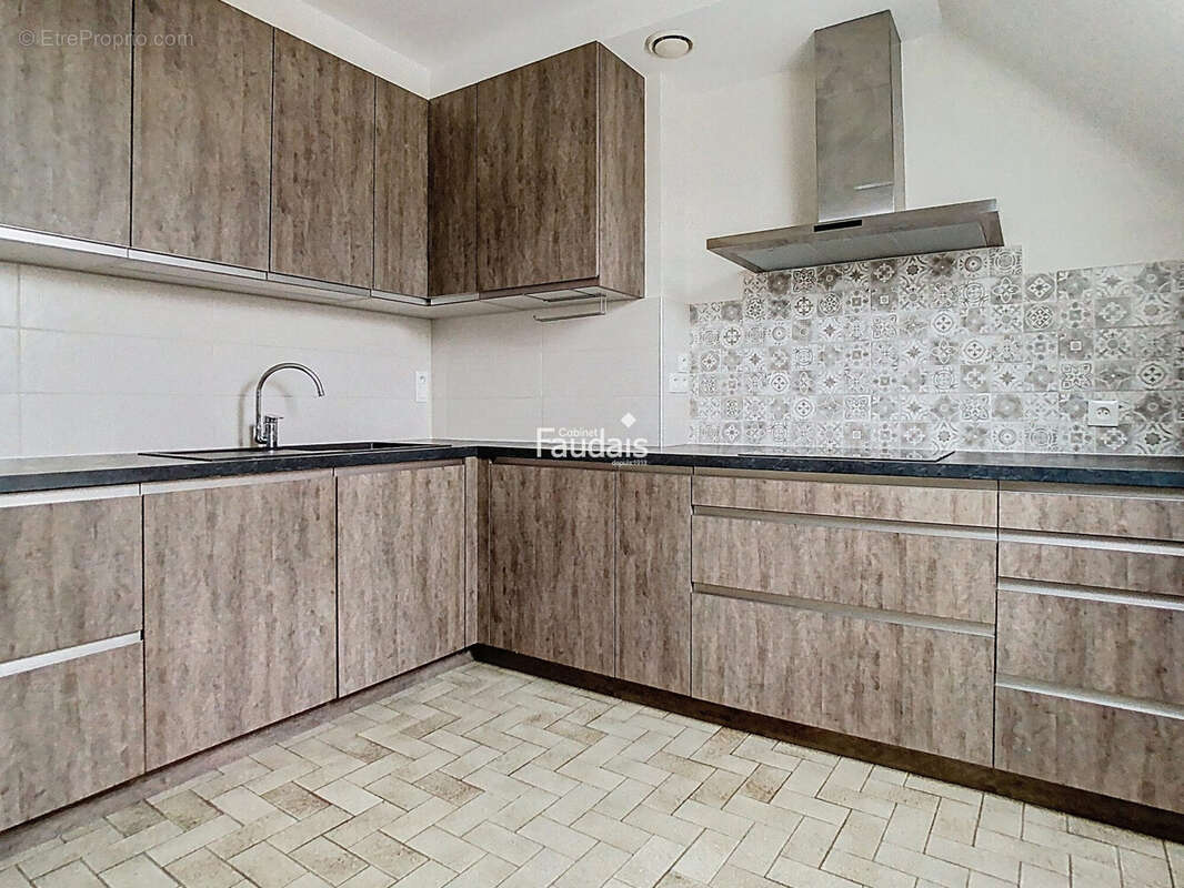 Appartement 103 m² à Saint-Lo  - photo 2