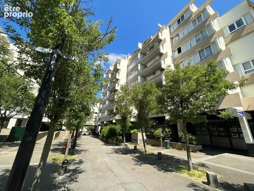 Trappes centre – appartement t2 rénové avec balcon – proche gare - photo 7