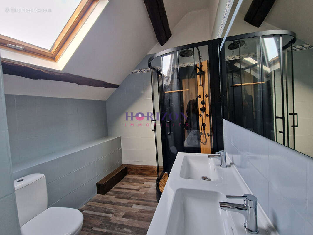 Appartement à LA CHAPELLE-EN-SERVAL