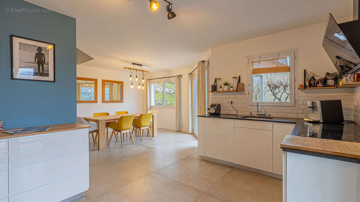 Maison à JACOB-BELLECOMBETTE