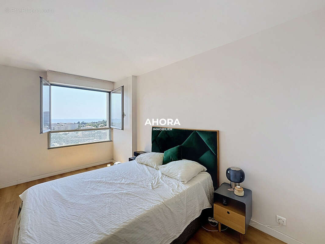 Appartement 82 m² à Marseille-8e  - photo 9