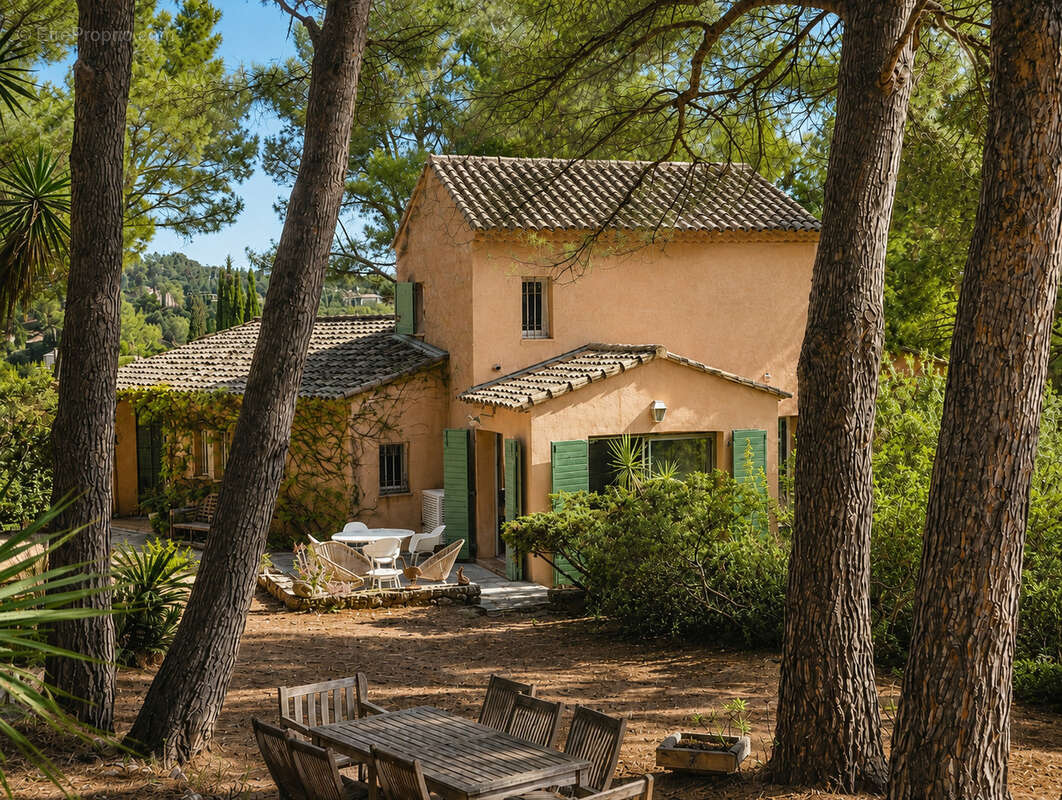 Propriété d'exception 226m2+ extension possible   Environnement rare   Sanary-sur-Mer - photo 8