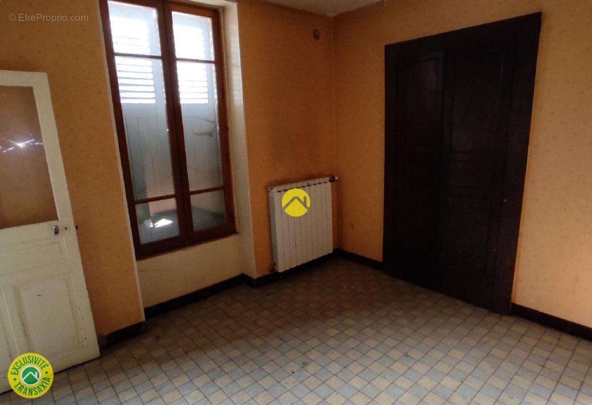 Appartement à BOURBON-L&#039;ARCHAMBAULT