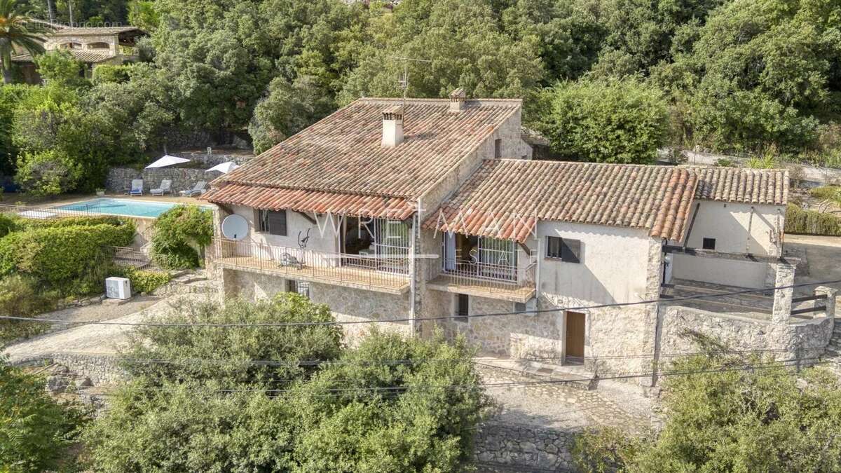 Maison à TOURRETTES-SUR-LOUP