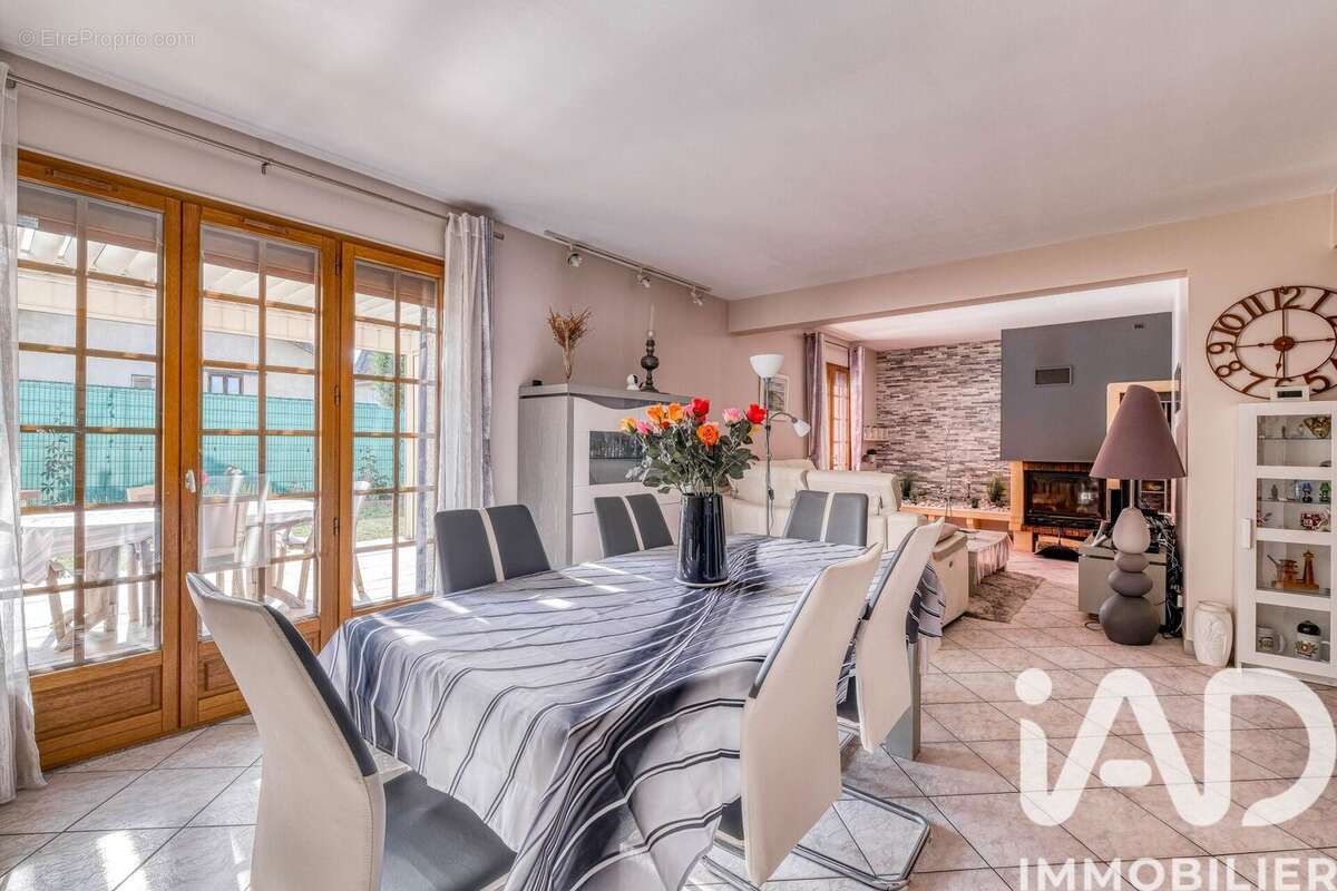 Photo 2 - Maison à VAUJOURS