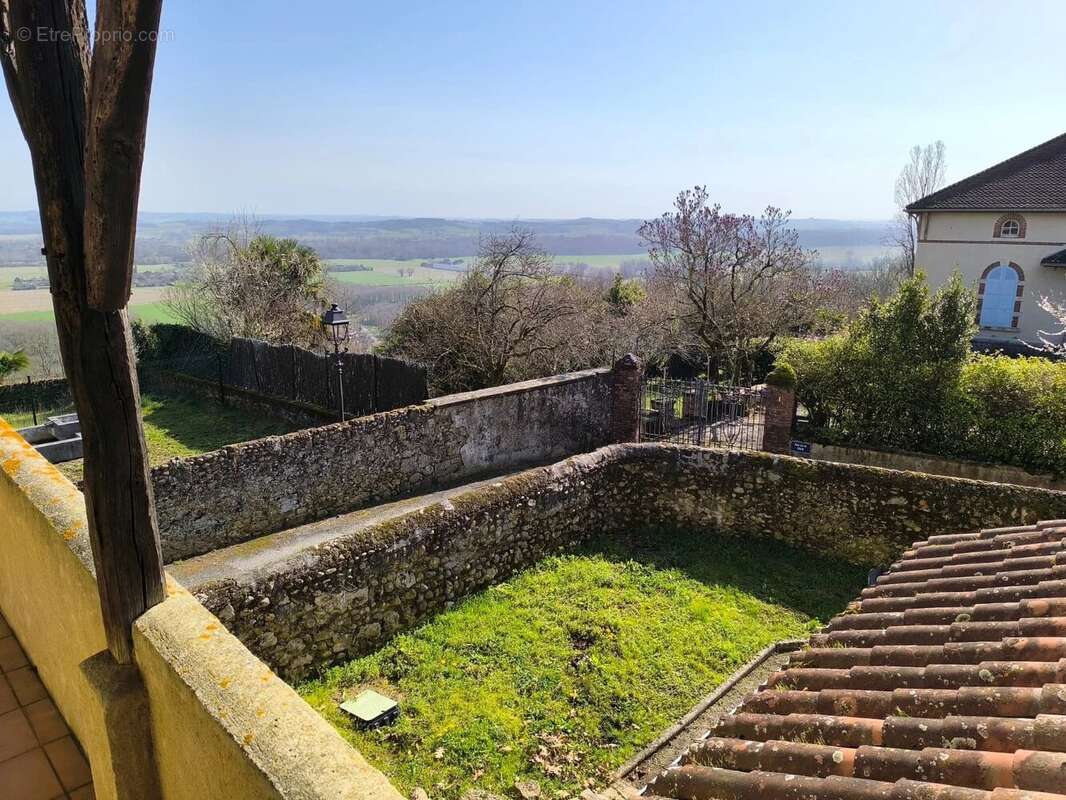 Maison à CASTELNAU-RIVIERE-BASSE