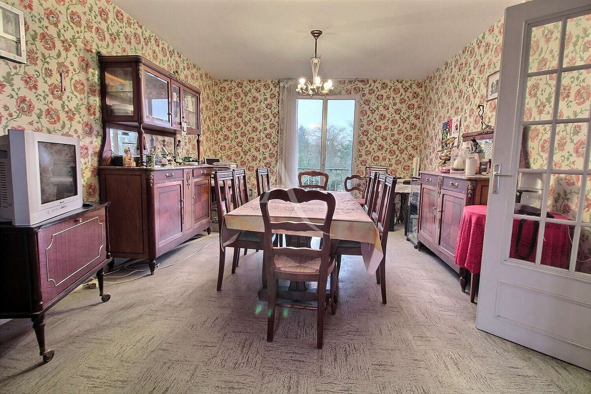 Maison à LE MESNIL-SAINT-DENIS