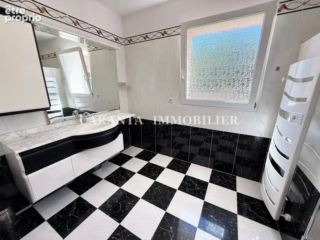 vente propriété 8 pièces Sainte Maxime avec piscine, garage et aperçu Mer à 400m du port. - photo 16