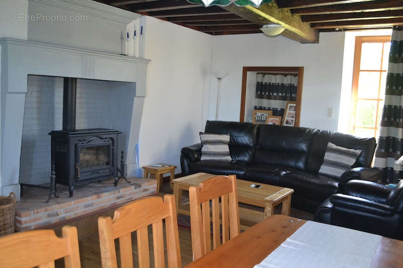 Maison à NANTEUIL-AURIAC-DE-BOURZAC