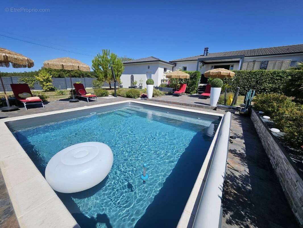 Maison à LA CHAPELLE-GONAGUET