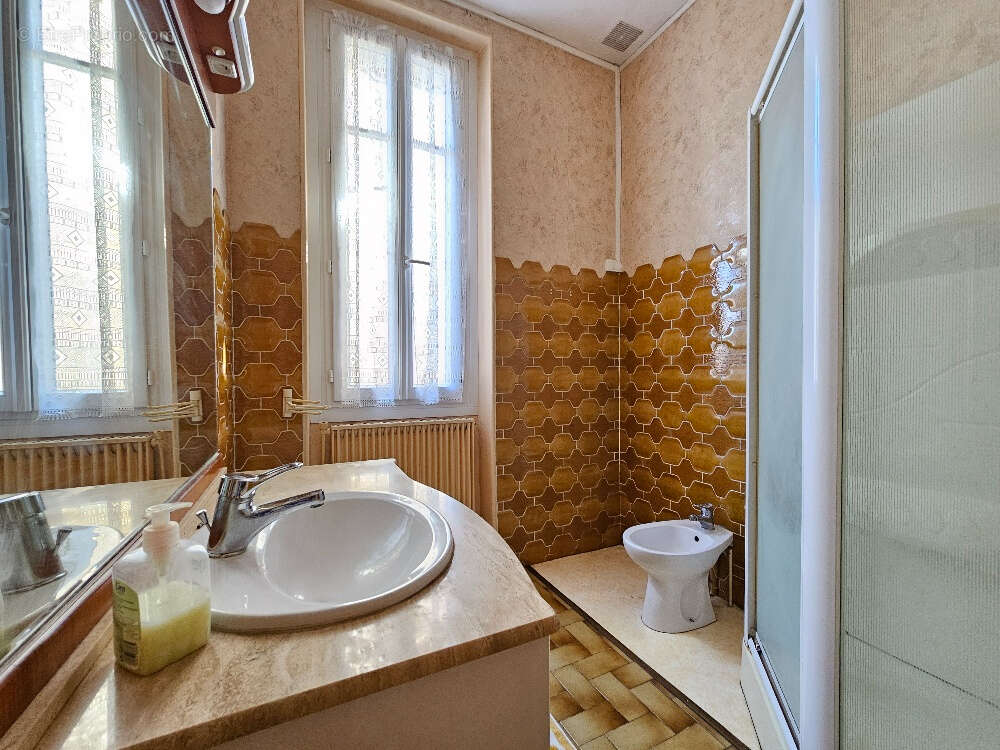 Maison à LA COURONNE