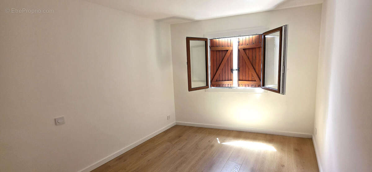 Appartement à MAUGUIO