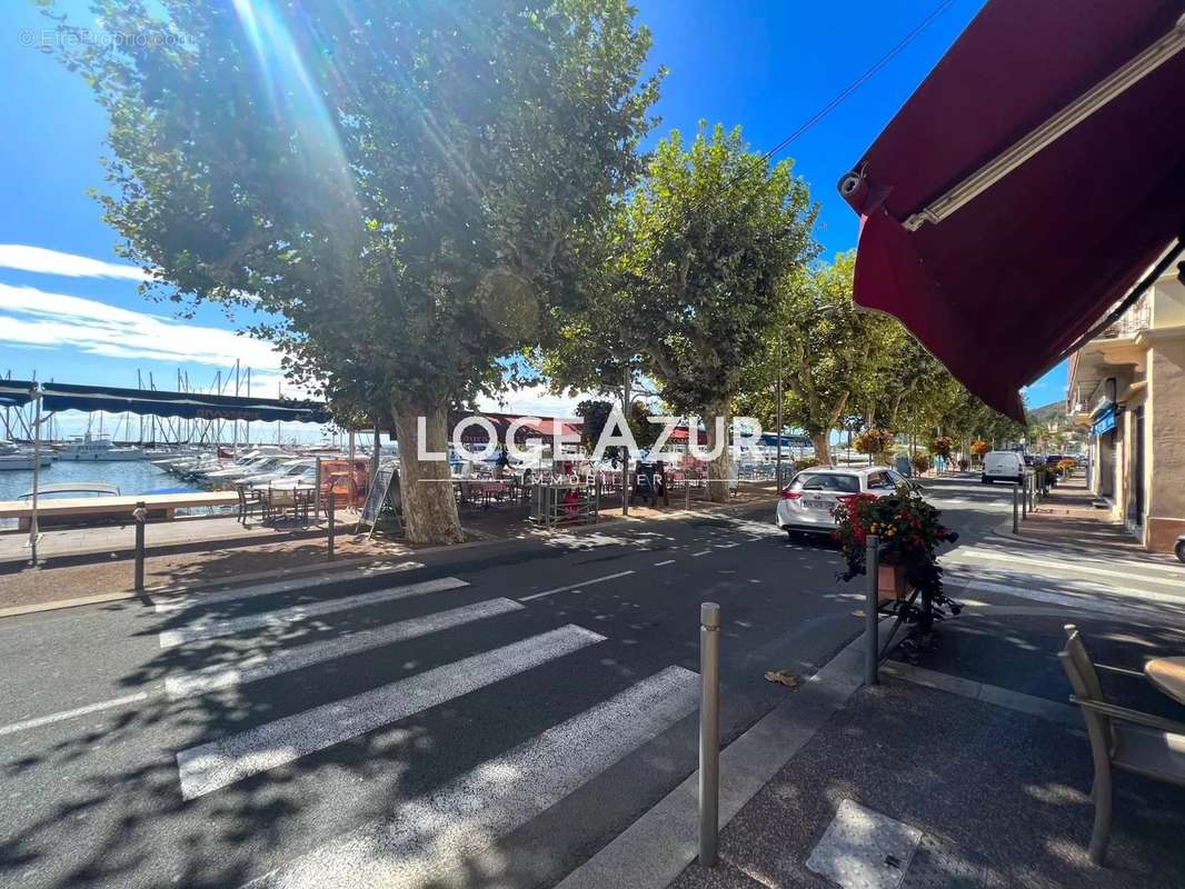 Commerce à VALLAURIS