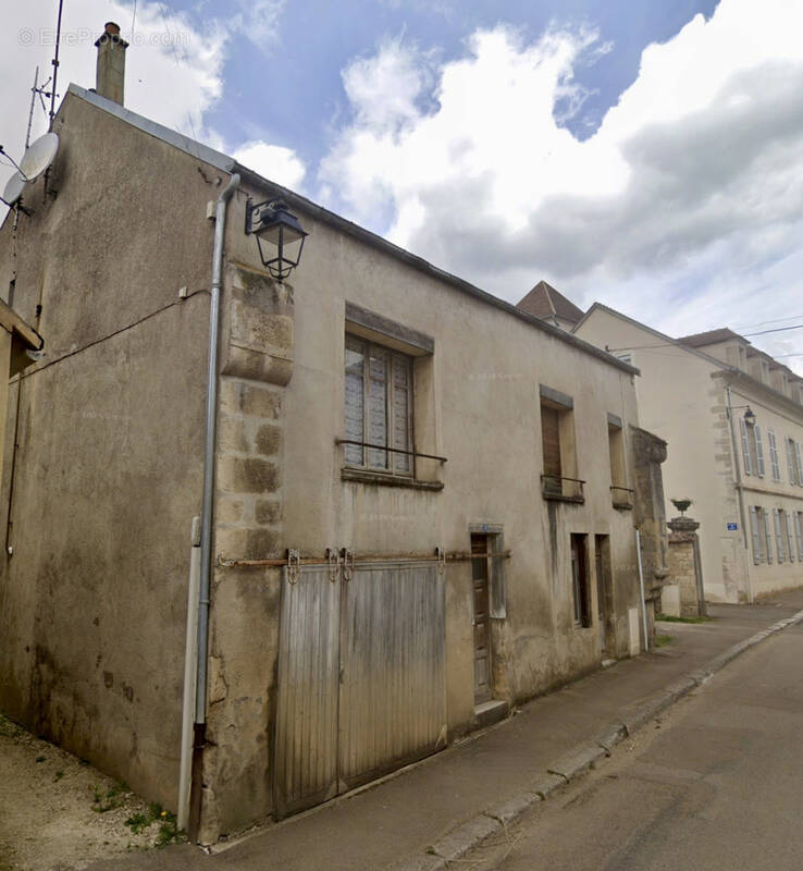 Maison à L'ISLE-SUR-SEREIN