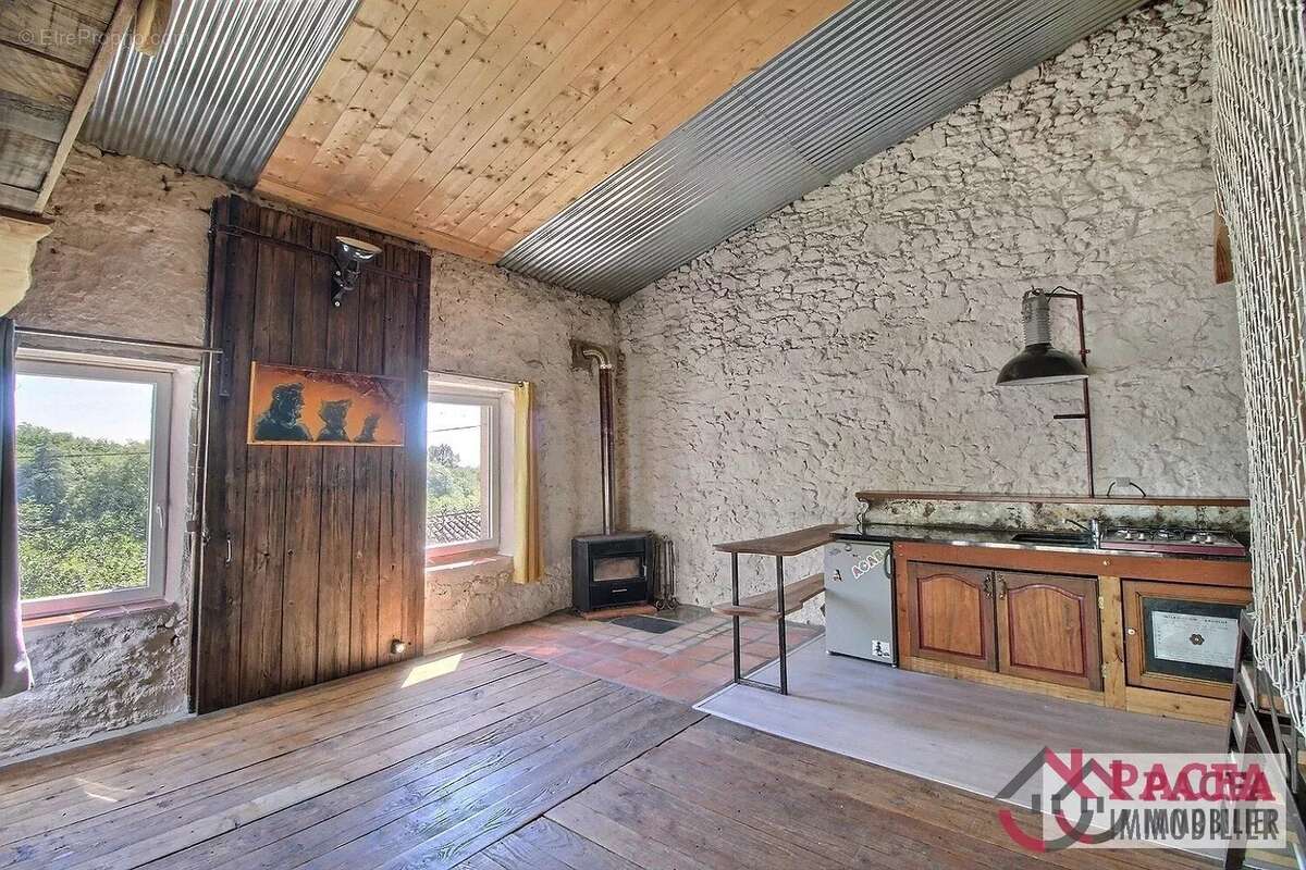 Maison à BURLATS