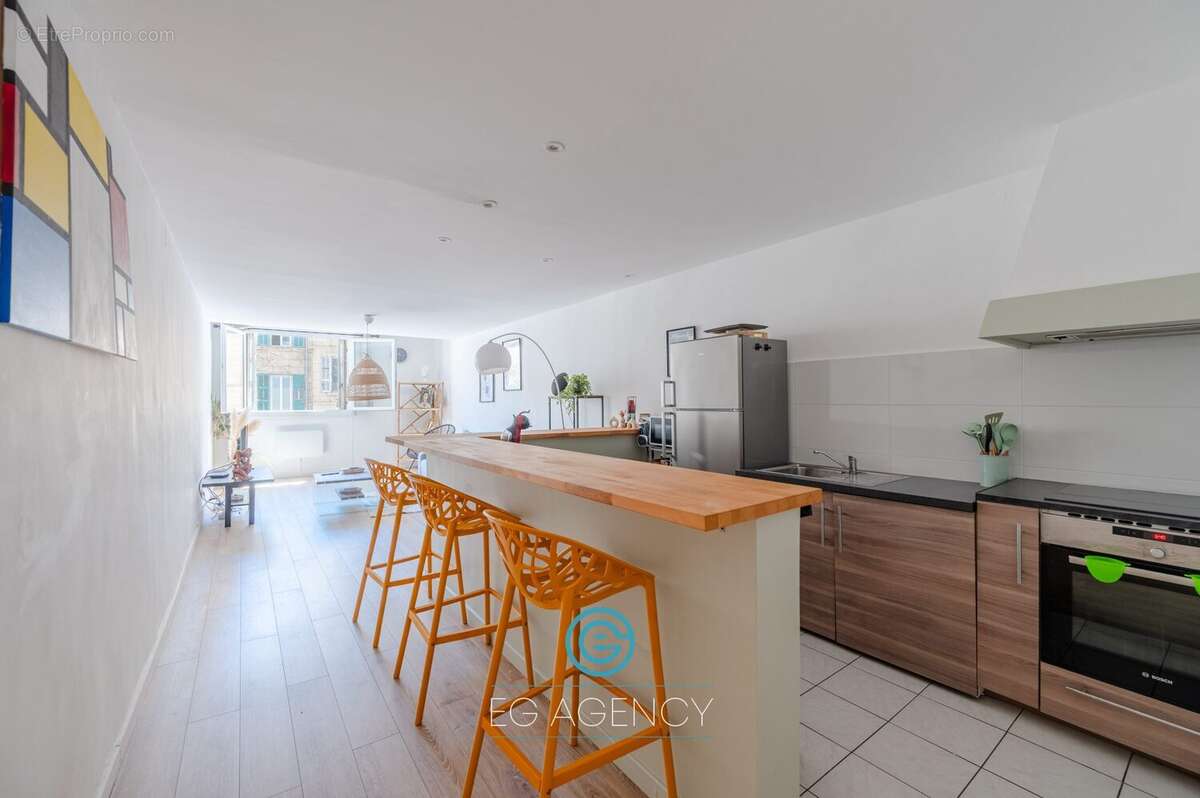 Appartement à MARSEILLE-6E